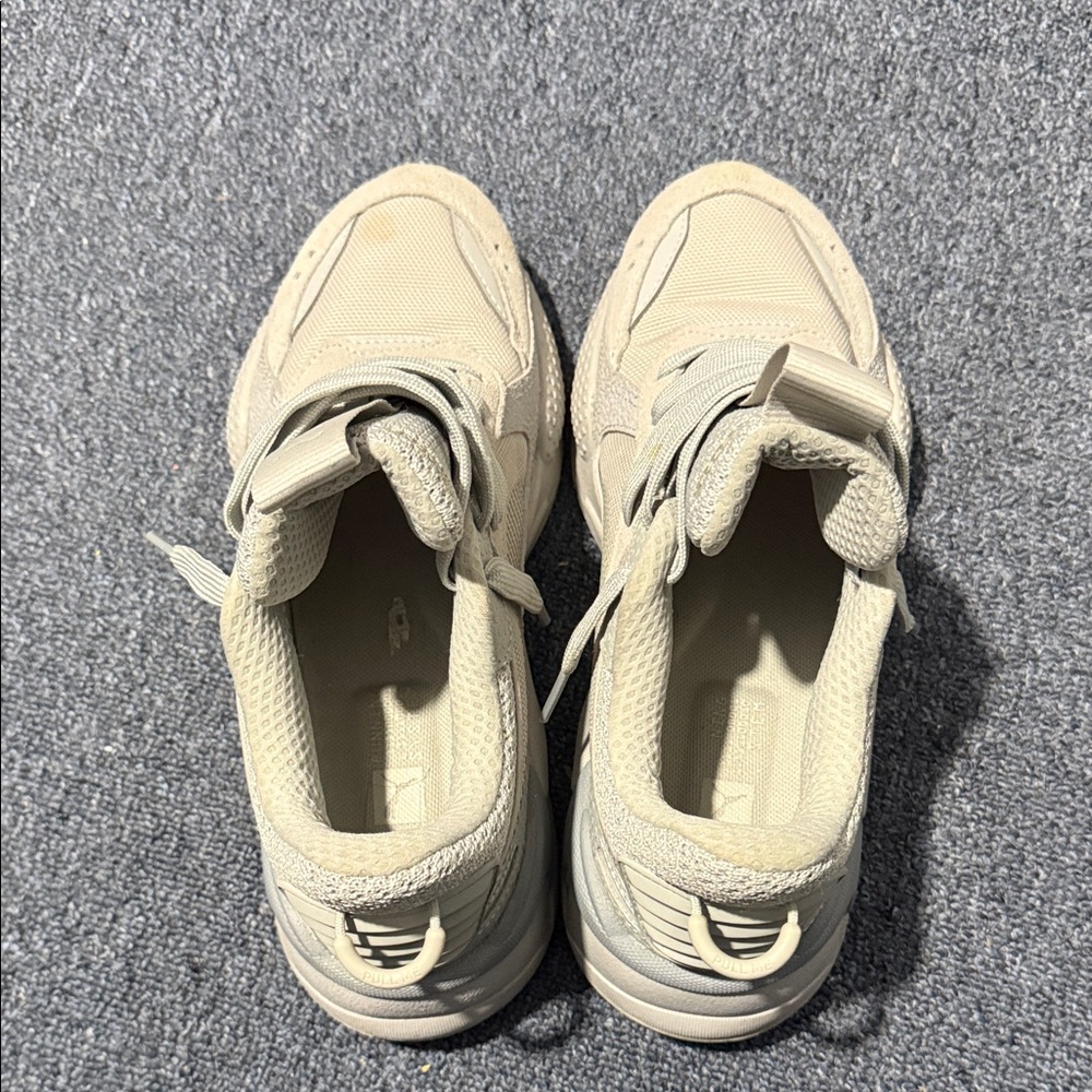 Pumas - Picture 2 of 4